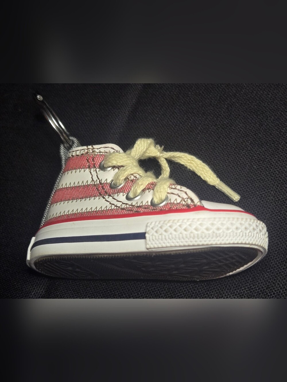 Converse Chuck Taylor All Star Keychain - Picture 4 of 8